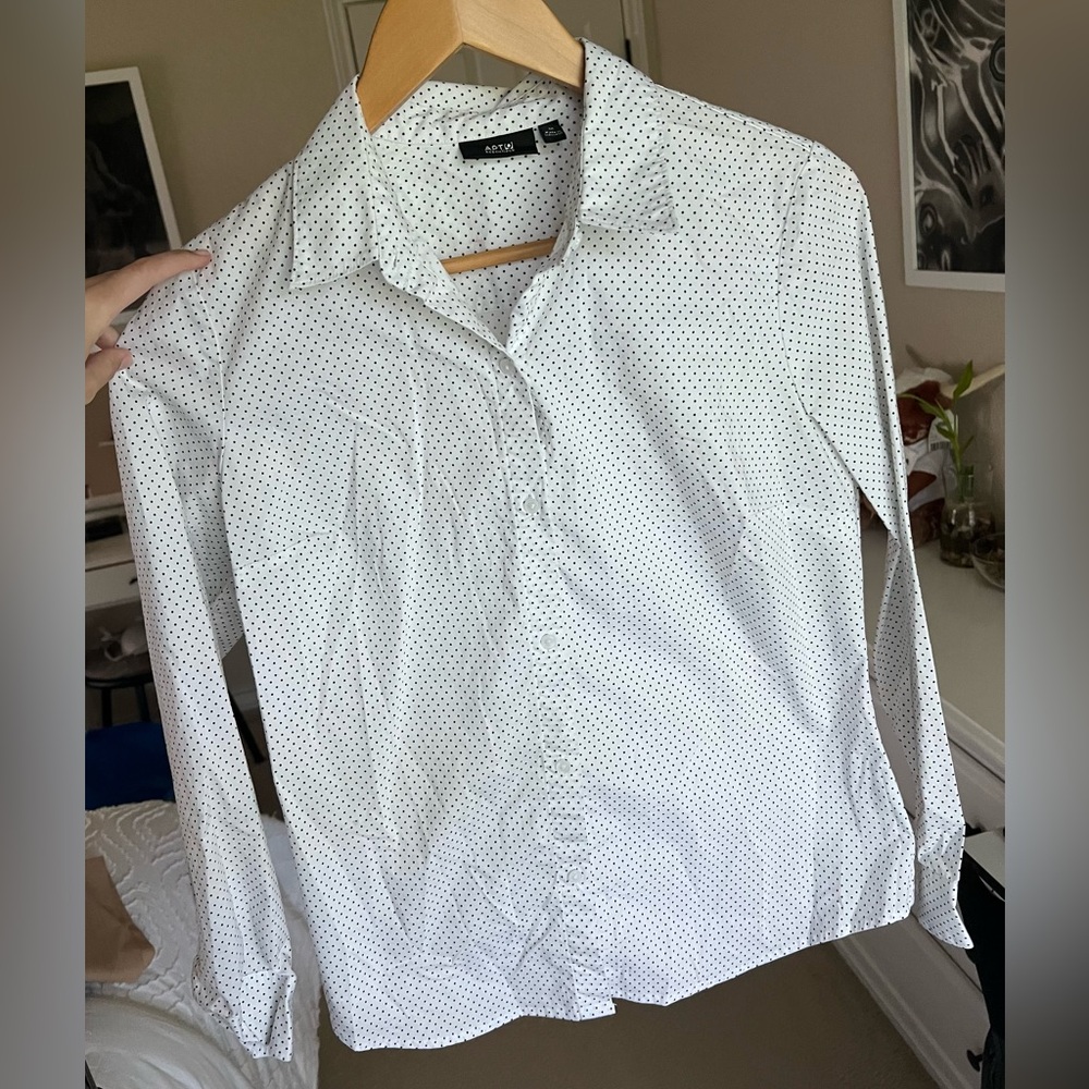 Apt. 9 Tailored Button Down Blouse